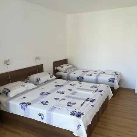 Hrisi Guest house