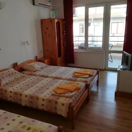 Guest house Hrisi *